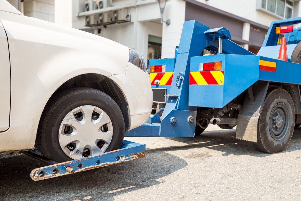 Why Choose Professional Towing Services Over DIY